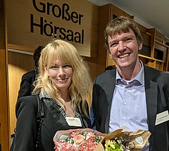 EHB-Absolventin Marina Agronik und Laudator Prof. Dr. Axel Bohmeyer