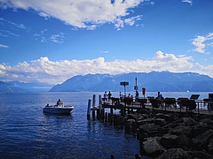 Blick auf den Genfer See und die französischen Alpen