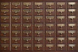 Alter Zettelkatalogkasten