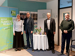 Dr. Elif Medeni, Leiterin des Instituts Islamische Religion, Prof. Dr. Sebastian Schröer-Werner, Rektor EHB, Prof. Dr. Thomas Krobath, Vizerektor für Forschung und Internationales, Dr. Michael Abdurrahman Reidegeld, Mitarbeiter des Instituts für Islamische Religion (v. l. n. r.)