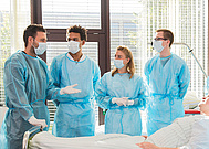 Als hätte man es 2019 geahnt: Fotoshooting zum Praxistraining im Skills Lab