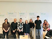 Prof. Dr. Anke Dreier-Horning mit Prof. Dr. Hubert Kaszyński und Studierenden