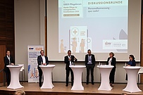 1. DEKV-Pflegeforum: Diskussionsrunde:  Personalbemessung - quo vadis?
