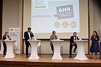 Diskussionsrunde zum Thema "Starke Pflege im evangelischen Krankenhaus 2030 - Positionen und Strategien. 