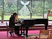 Kirchenmusiker Volker Hedtfeld am Flügel